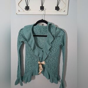 Vintage Y2K ruffle sweater bow closure sz med